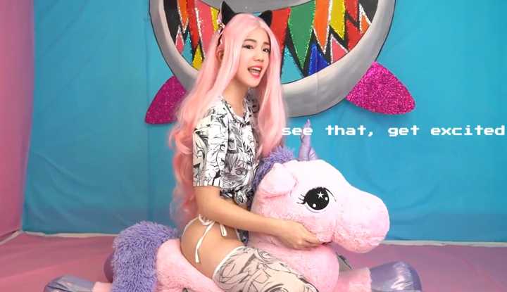 亚洲演艺圈淫梦再现～可爱女孩的异想世界