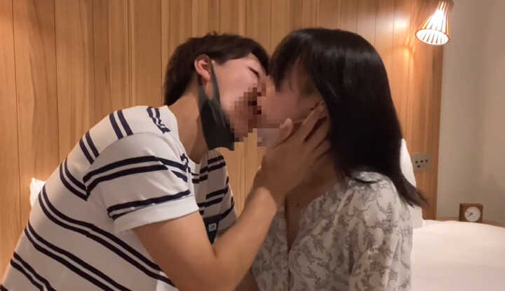 正确地亲吻爱抚会让女友很有感觉