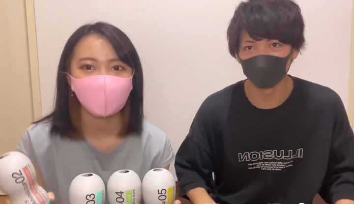 射精改进培训！买了各种飞机杯帮男友训练