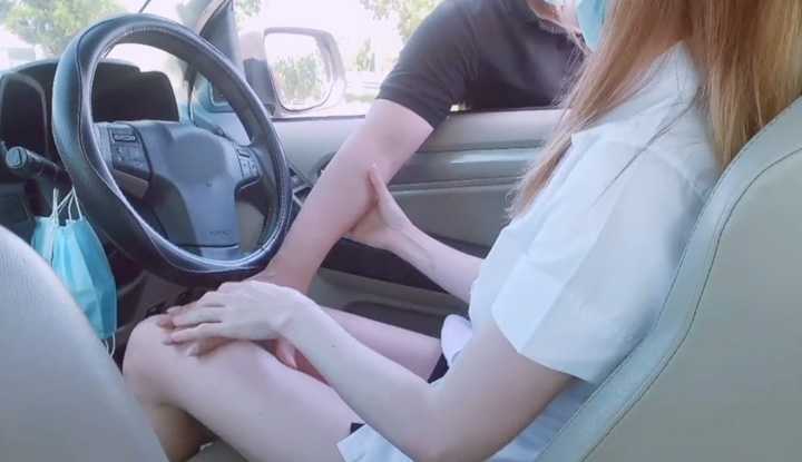 淫荡学生邀请陌生男子共度春宵