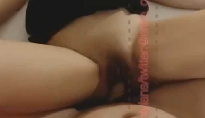 使出你们最爱的大绝招，无套抽插淫荡骚穴～