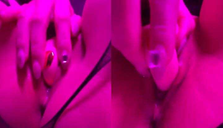 还是玩具最能让小穴舒服了