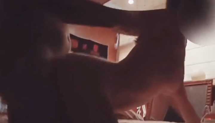 女友最爱我从后背疯狂输出，他说可以一直顶到Ｇ点～