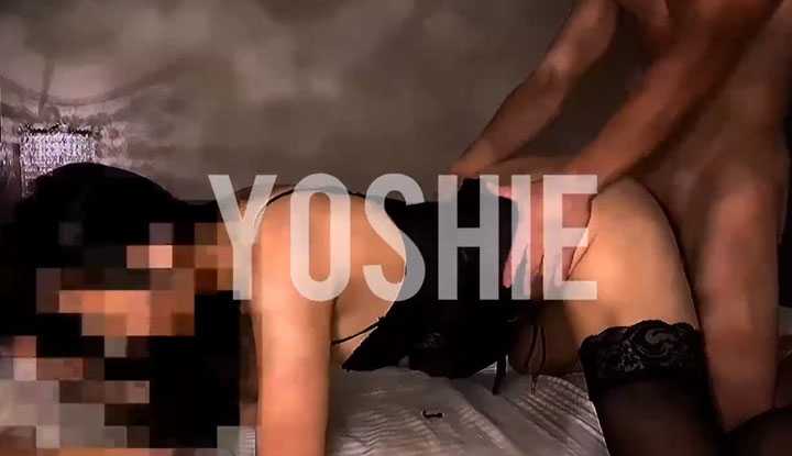 骚妹子穿着黑丝袜做爱，越顶越来劲了~