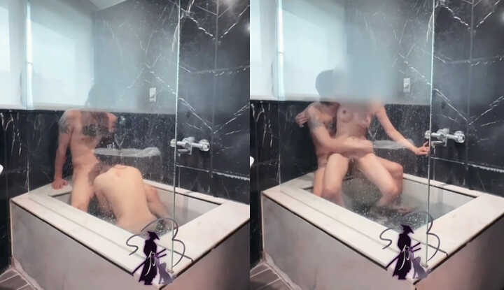 仔仔浴室中的情趣