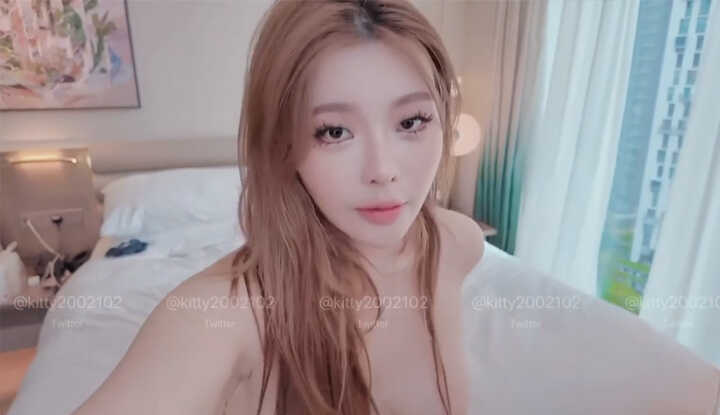 Cateline随便你内射了