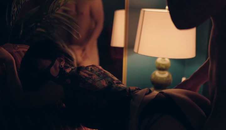 女友的美臀就交给我的大鸡巴来满足