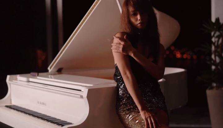 为了能有好的演奏，需要不穿内裤的进行弹奏