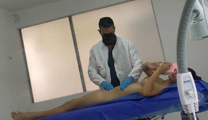 O站大神 Hannamiller～脱光光按摩真害羞