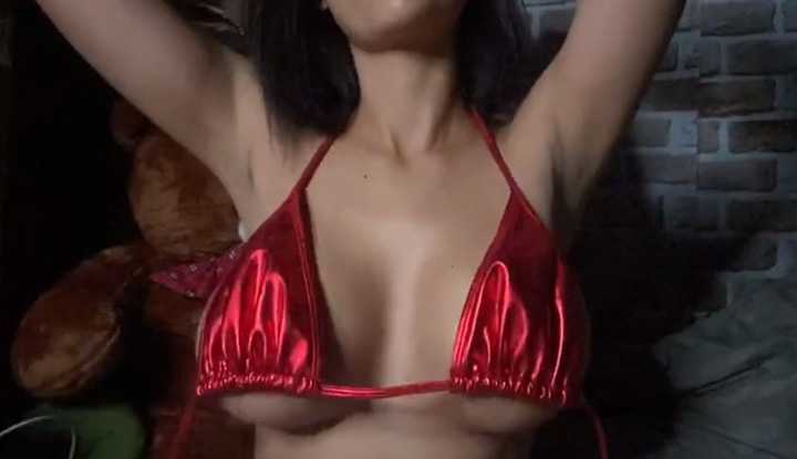 大奶晃动看了你的小弟弟会很硬