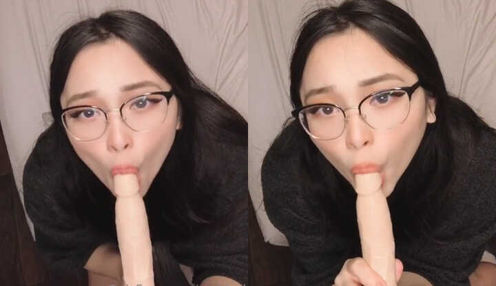 搞怪美少女coser，长舌妇包准你会舒服的很