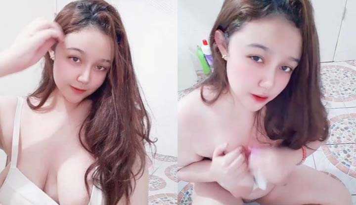 大乳妹子洗澡前爽一波顺便把小穴洗干净