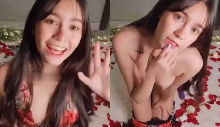 床上洒满玫瑰花瓣真浪漫，脱光衣服开腿自慰真好看～