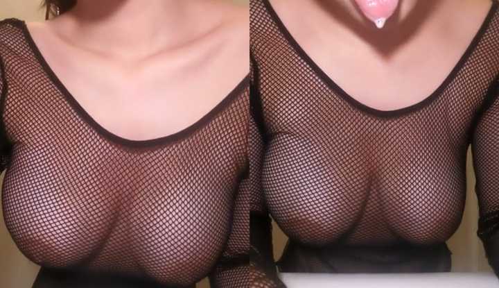 穿着巨乳透视装诱惑你～边刷牙给你看