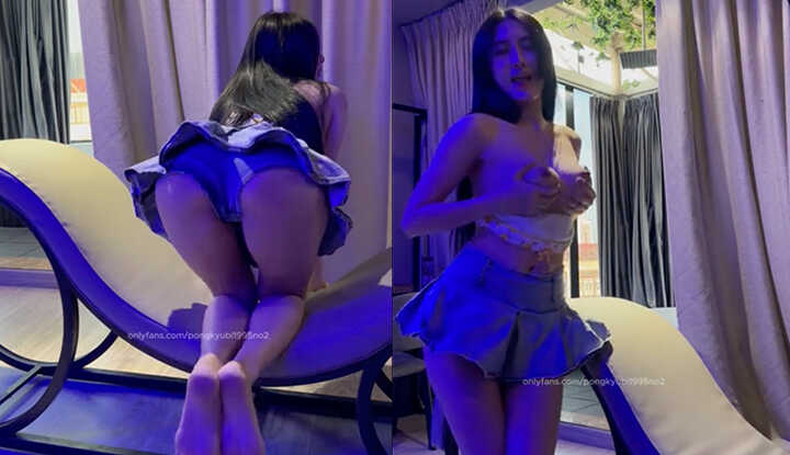 昏暗的光线，想跟你一起情欲流动