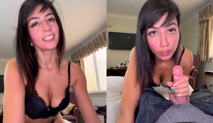 女友试穿新买的内衣给我看，不小心就硬了！