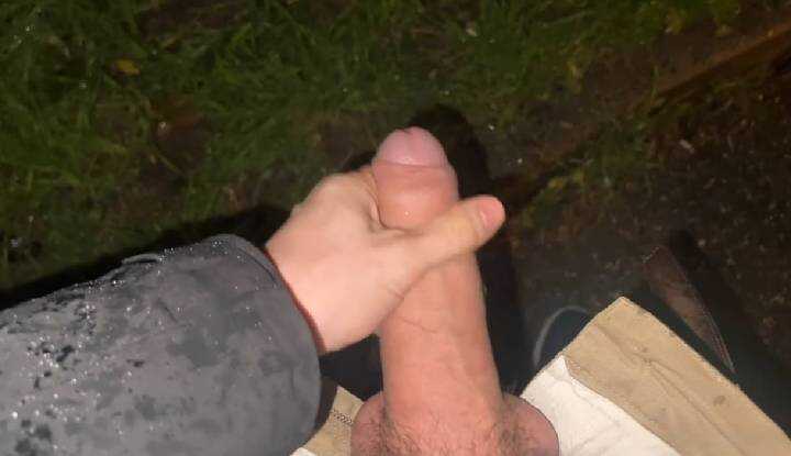 O站大神 maxime andolini～在夜深人静的暗巷让陌生男人吃肉棒