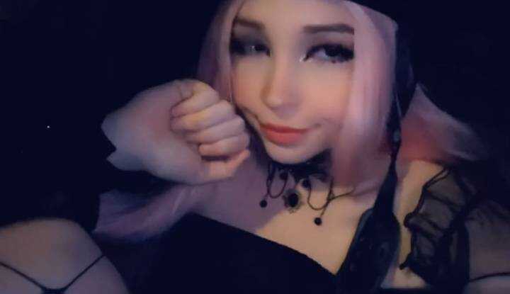 Belle Delphine-夜晚的冒险充斥着粉色诱惑