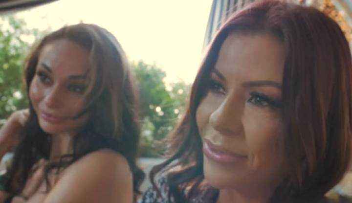 Alexis Fawx-巧克力男孩将成为我们姊妹俩的玩物