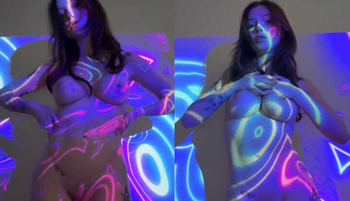 Dainty Wilder-我喜欢灯光从我的曲线上反射的方式