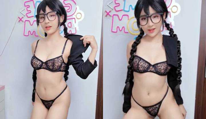 Yuumeilyn-扮演马尾眼镜娘性感热舞诱惑 Onlyfans video leaked