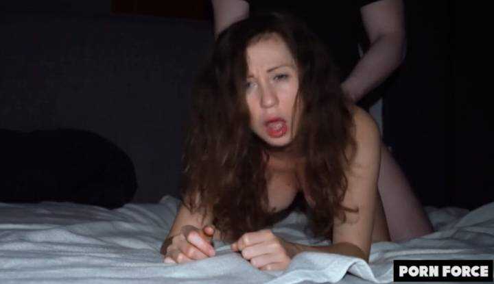 大学生私下邀约做爱，尝试所有人都向往的火车便当