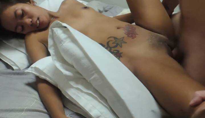 麦色女孩第一次做，仿佛开启了她的新感官