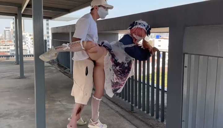 约个洛丽塔妹妹去天台拍写真