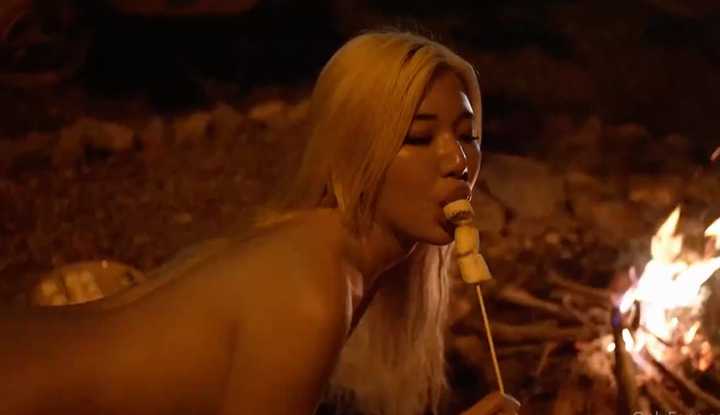 [马来西亚] OnlyFans巨乳千万网红 Ms.Puiyi 野外露淫，深夜脱光光在营火旁全裸帮你烤棉花糖～