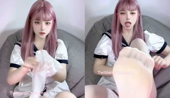 超反差网红女神 欲梦 可爱吐舌，性感丝袜诱惑