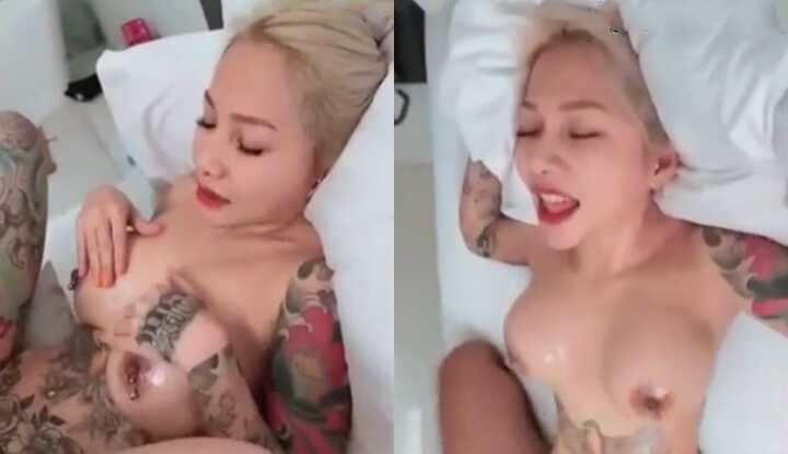 [泰国]  巨乳御姐无法被满足小穴，想要你再往里面顶一点