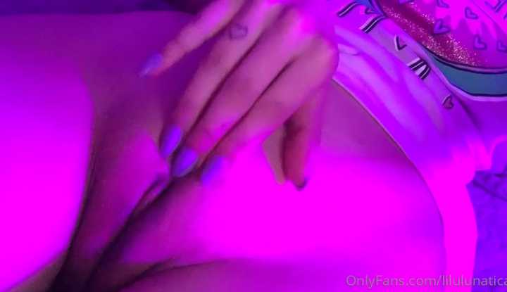 [欧美] O站大神 lilulunatica～最喜欢在床上摸摸我的豆豆！