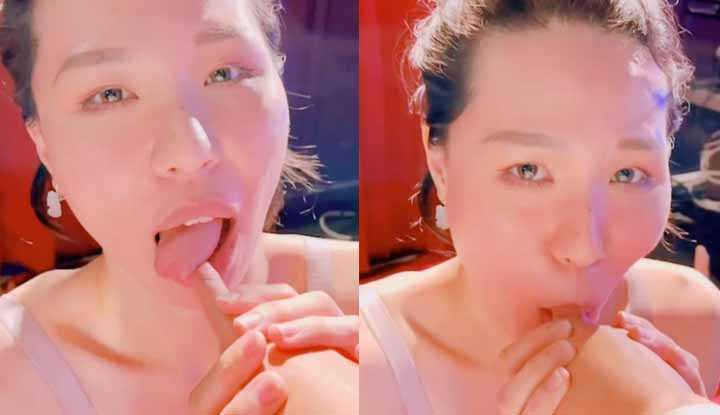 [台湾] 苡若Onlyfans～小母狗淫荡舔手指～
