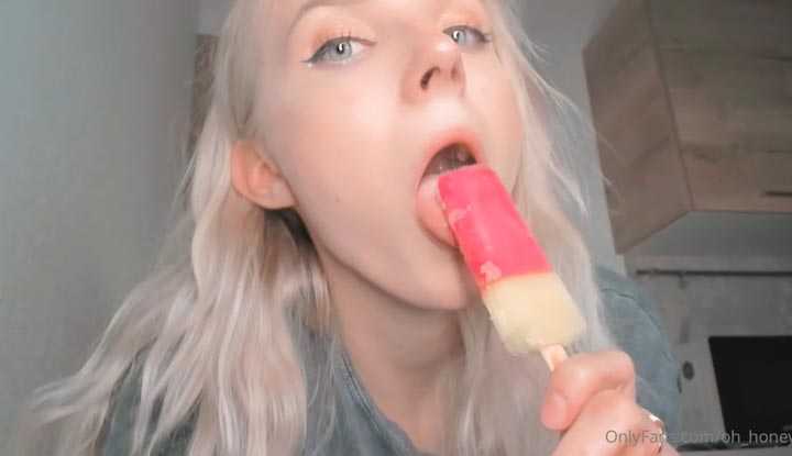 [欧美] O站大神 oh_honey~太久没约炮了看到棒状物就想舔舔