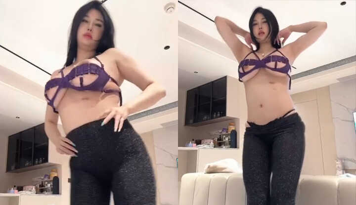 性感巨乳御姐【小鹿乱撞】，奶奶快要从内衣跑出来了～