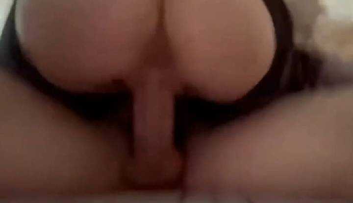 骚狗女友快把我操死了呀！