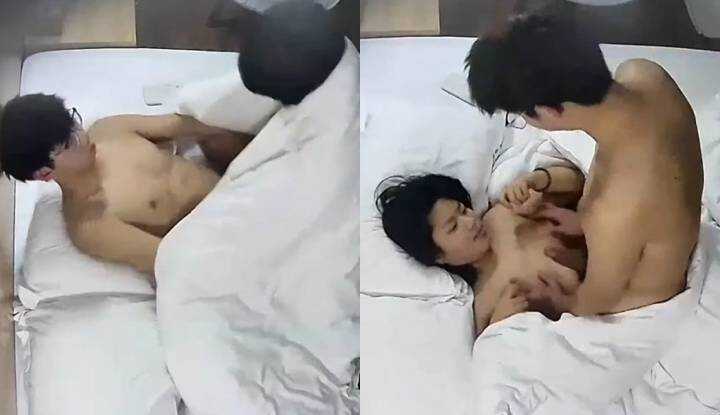 男孩公狗腰好会操，各种体位干晕女友