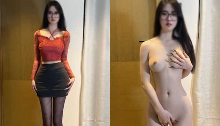 巨乳妹妹好听话，在主人的调教下衣服一件一件脱