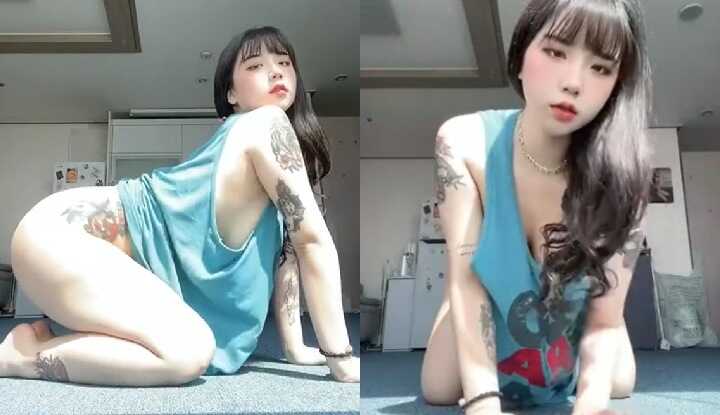 纹身骚妹自拍诱惑，快掉出了的白皙大奶让人目不转睛