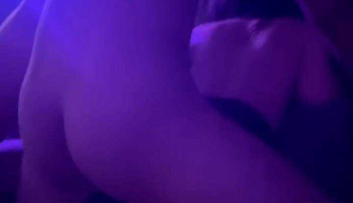 帅气小哥大干三位好闺密，有好屌就一起同享