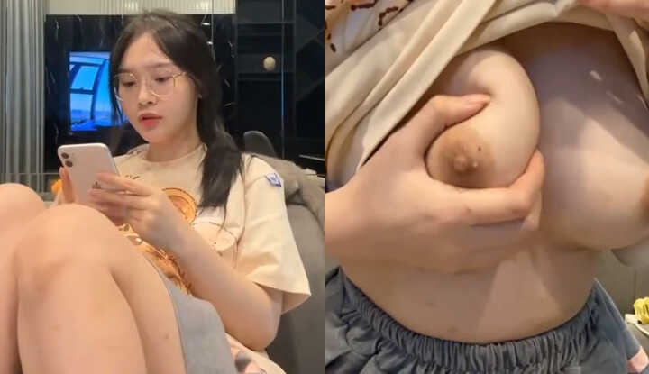 眼镜少女露出大奶揉捏诱惑