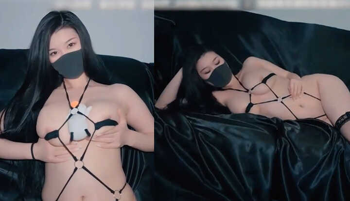 极品大奶博主 Nina 新作精油寸止挑战 乳浪翻滚油光拉丝 全程高能令你欲火焚身高潮预警！