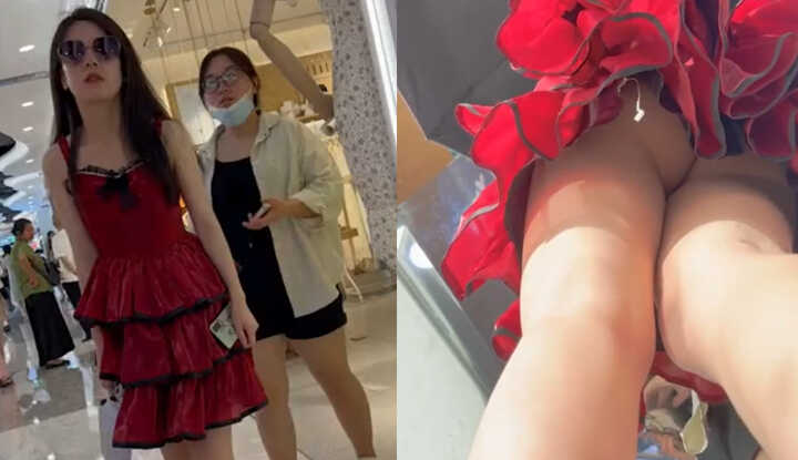 抄底大神冒死偷拍 极品红裙学生妹 真空逛商场惨遭毒手 胯下一线天美鲍暴露无遗！