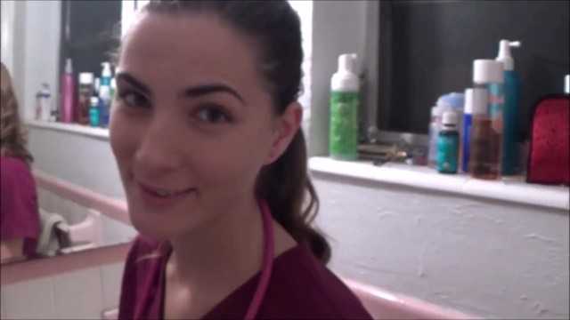 护士给她的继子做检查 - 莫莉·简