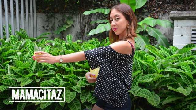 热辣拉丁美女玛塞拉·卡莫纳在面试后被挑选进行硬核性爱 - 市场肉品