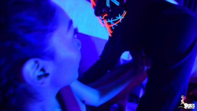 莎拉·蕾丝对决清道夫