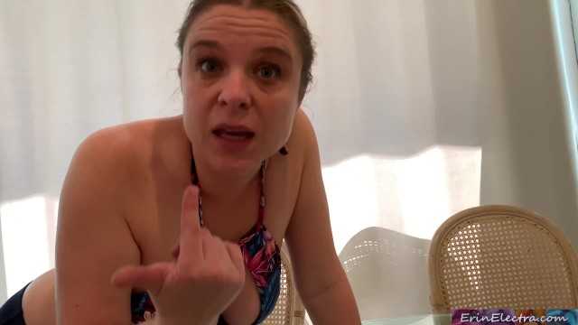 继母帮助她的继子学习