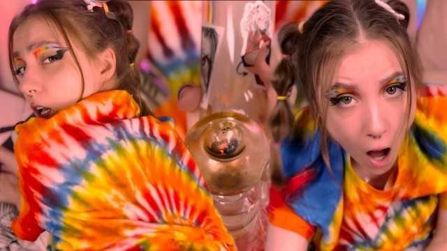 彩虹美人抽了些大麻，决定在4K之后抽我的老二