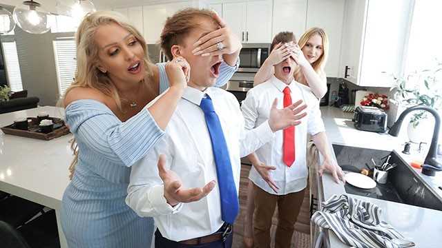 MomSwap - 热门猛男取消约会之夜，改为度过一个享用成熟阴道的夜晚