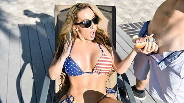 MYLF - 巨乳妈妈在家庭烧烤后与继子发生性关系